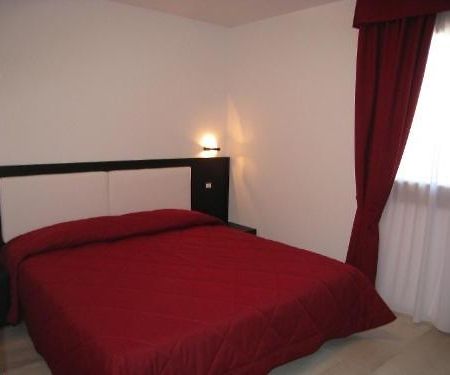 Sillia Appartamenti Pinzolo Chambre photo